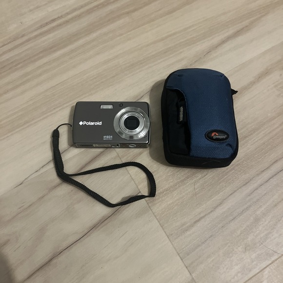 Polaroid Other - Polaroid T1031 Camera 10mp 3x Optical Zoom 5x Digital Zoom No Battery, Untested